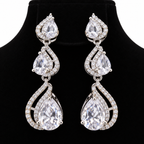 Silver-Tone Crystal Double-Layer Necklace & Chandelier Earrings Set | طقم عقد بطبقتين وأقراط متدلية بالكريستال واللون الفضي