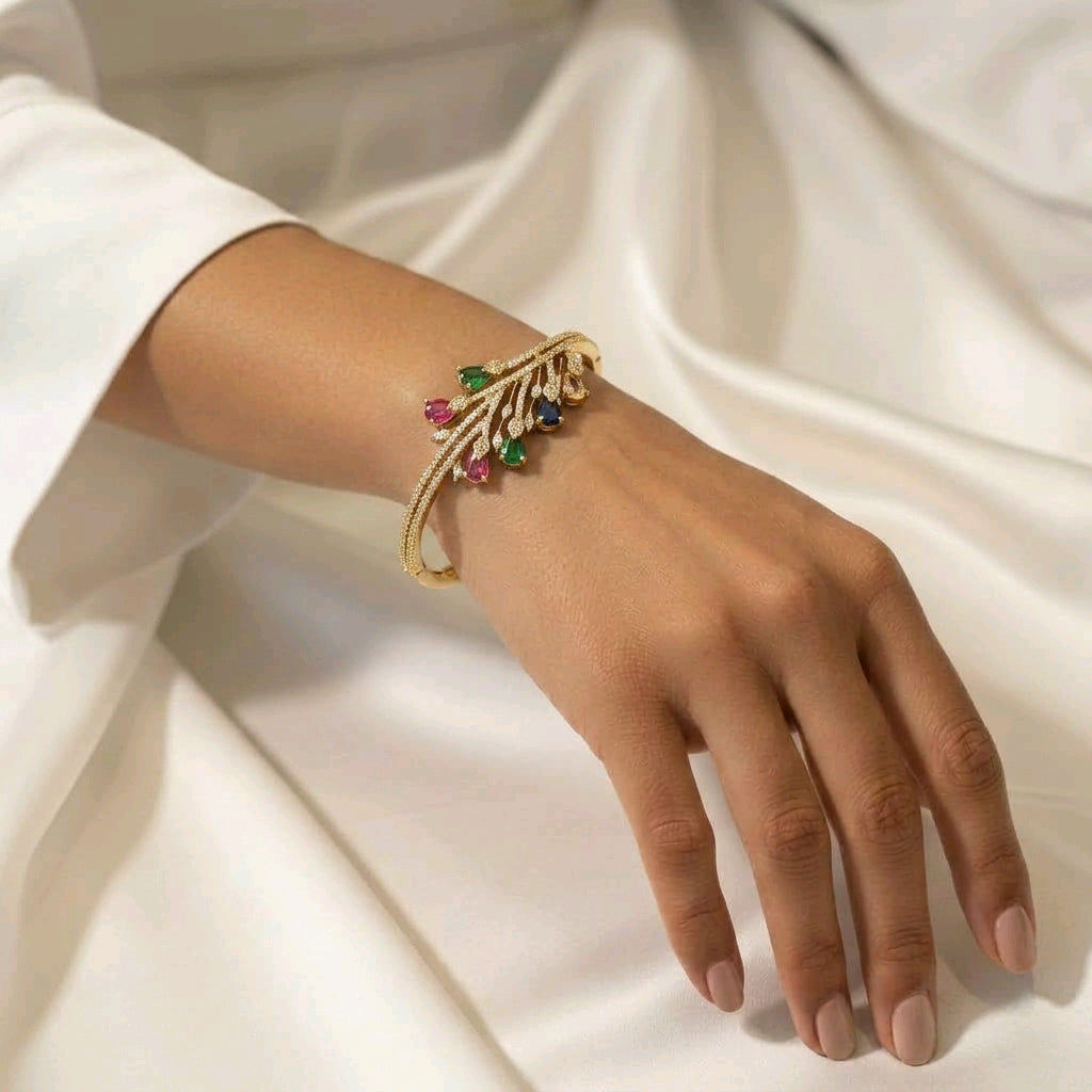 Royal Victorian Heritage Emerald & Ruby-Tone Bracelet | سوار التراث الفيكتوري الملكي بأحجار الزمرد والياقوت